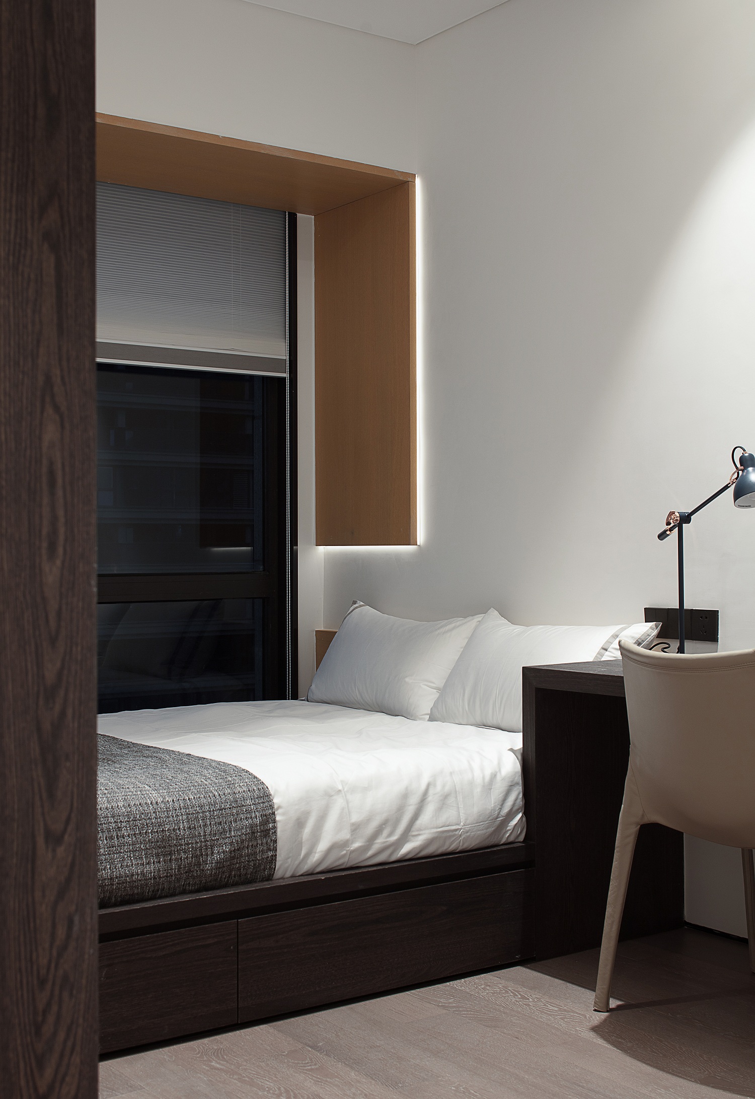 儿童房使用了榻榻米,增加了空间的美观性与舒适度,给人高级沉稳的感受