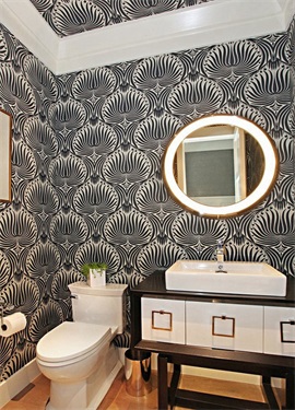 中式壁纸能提高卫浴间的品味，进而提升空间的档次和美观度，经典耐看。