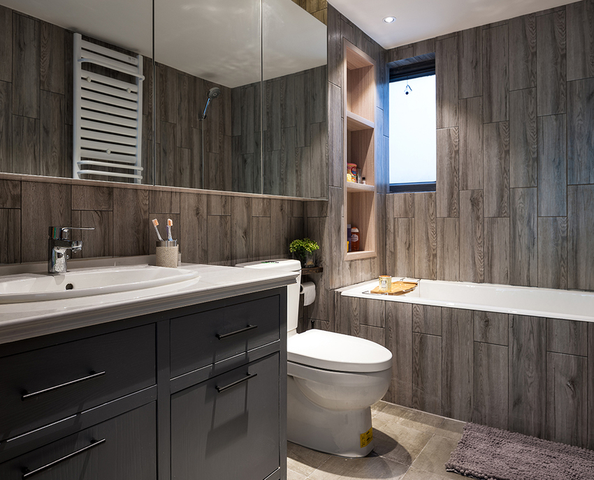 卫浴空间没有繁复花哨的装点，以材质进行功能区分，呈现出优雅又整洁的艺术格调。