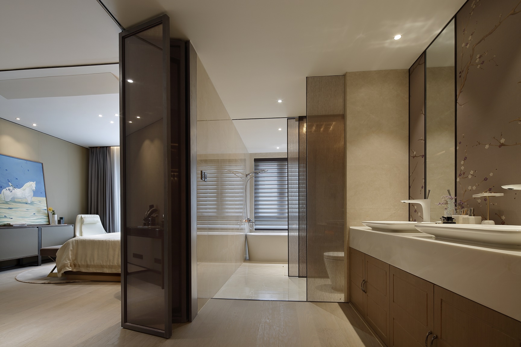 卧室卫浴空间狭长，内部干湿分离设计巧妙，纯粹的色配增添神秘感。