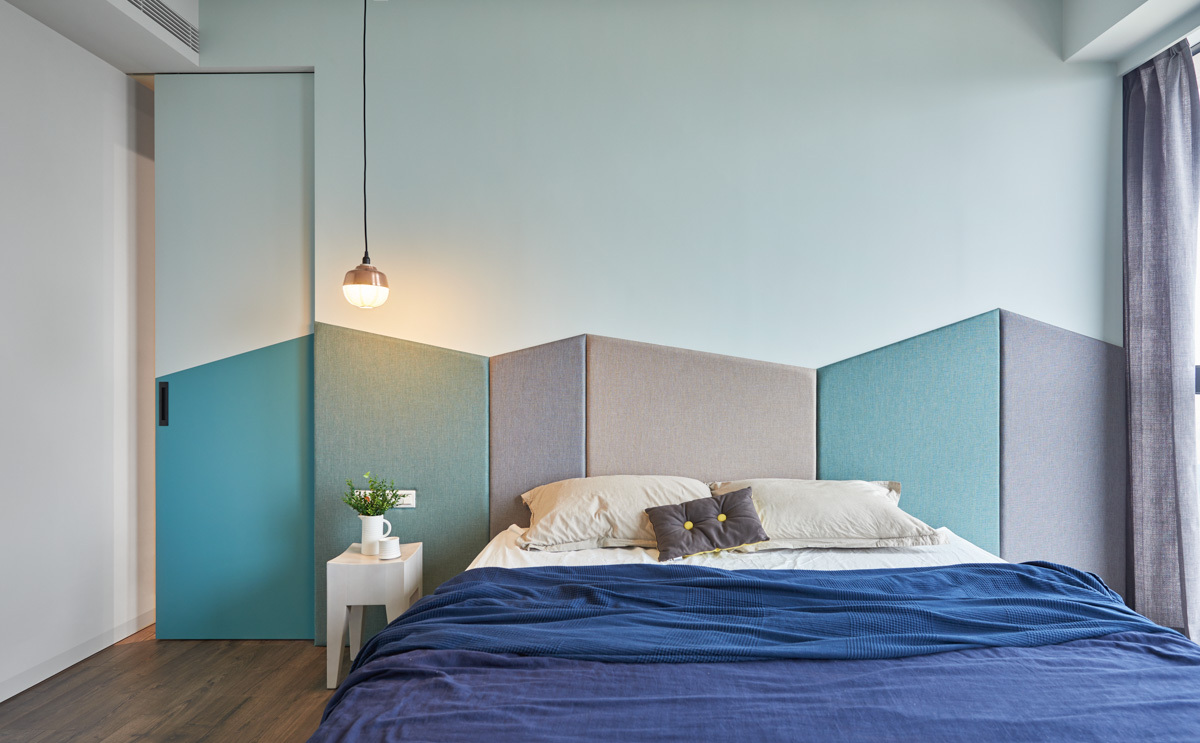 主卧设计温情，通过背景墙和床品的烘托，体现着温馨舒适的居家生活。
