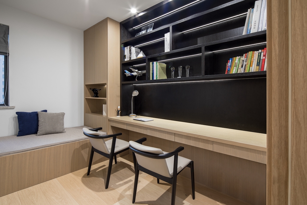 榻榻米、书柜一体化设计，带来一个优雅有质感的高品质侧卧空间。