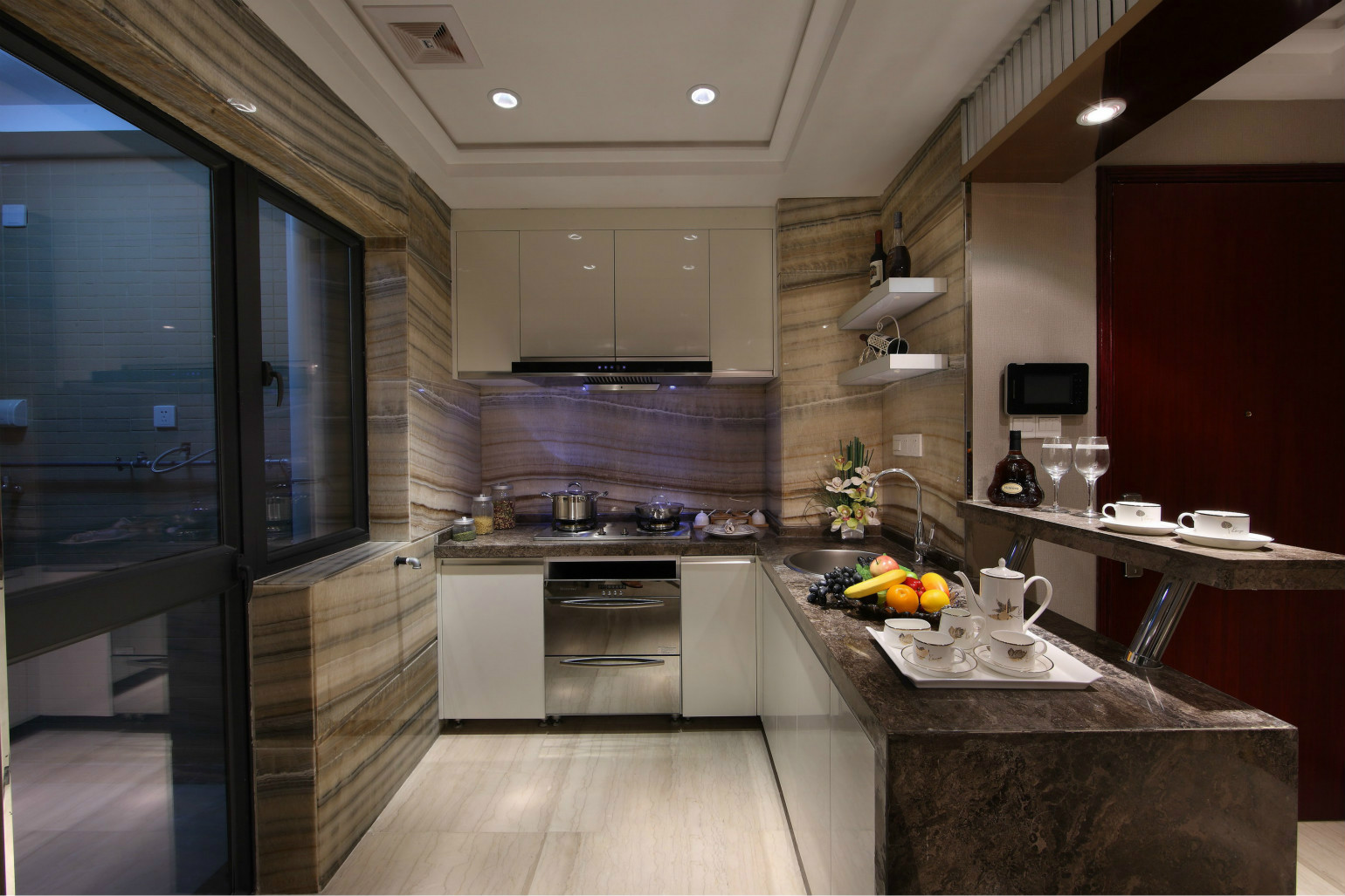 开放式厨房设计，不仅让空间功能更加便利，同时也营造出明快的氛围。