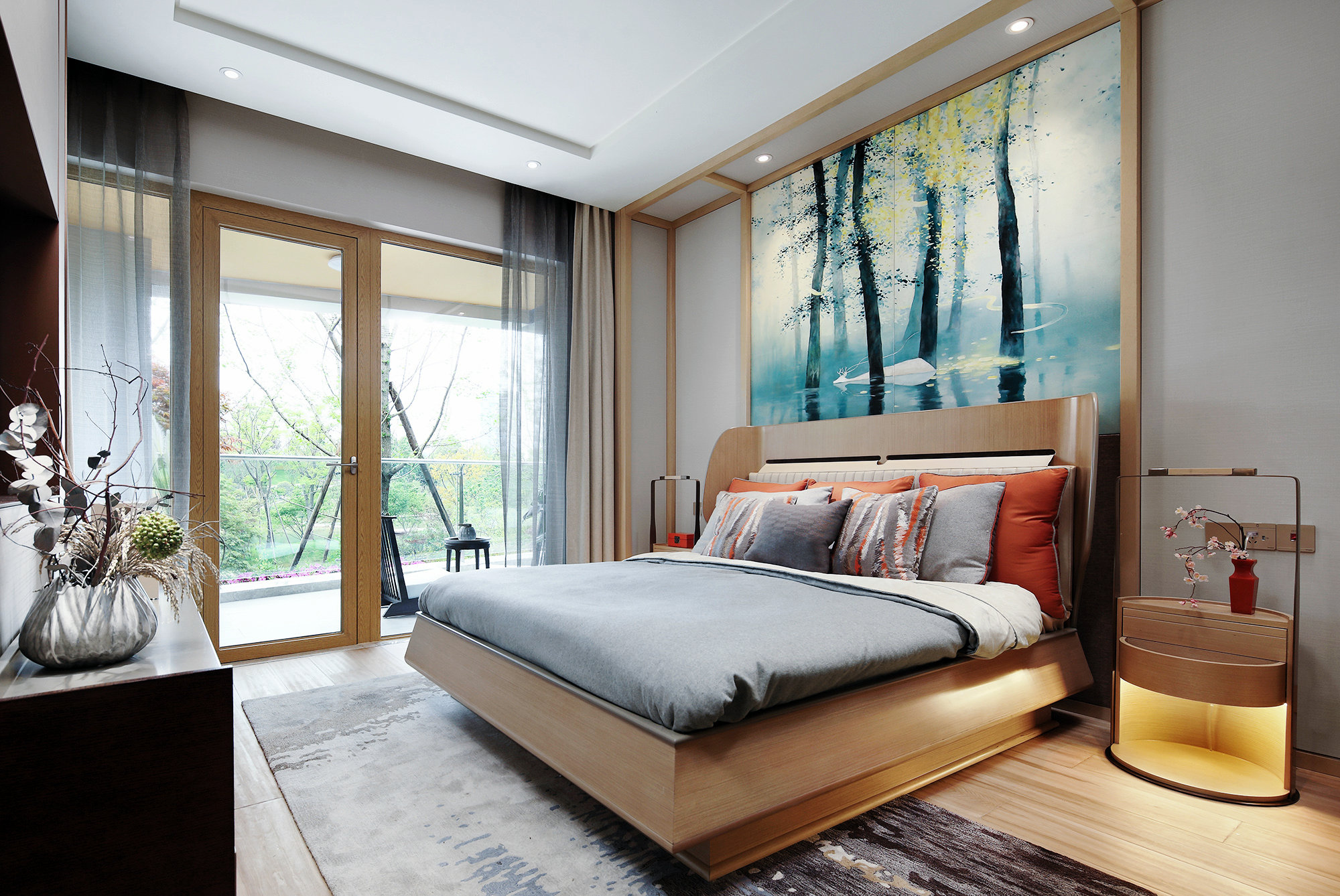 双人床温润的质地，配以触感舒适的床品，呈现出舒适阔然的空间氛围。